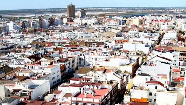 Vista-aerea-Huelva_1324078365_94359744_667x375